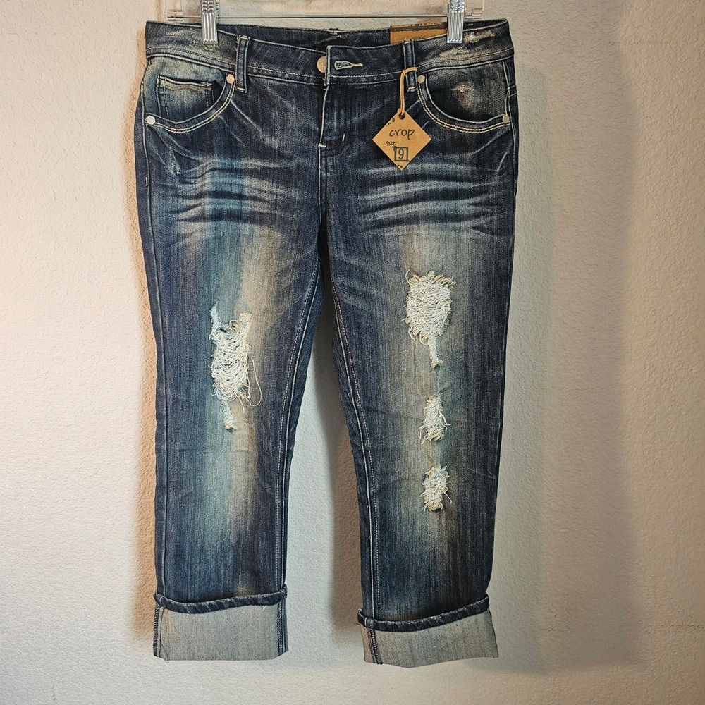 Almost Famous NWT cropped denim size 9 distressed